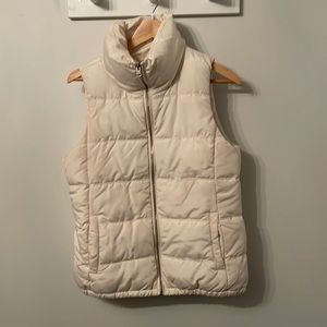 White Old Navy Puffer Vest